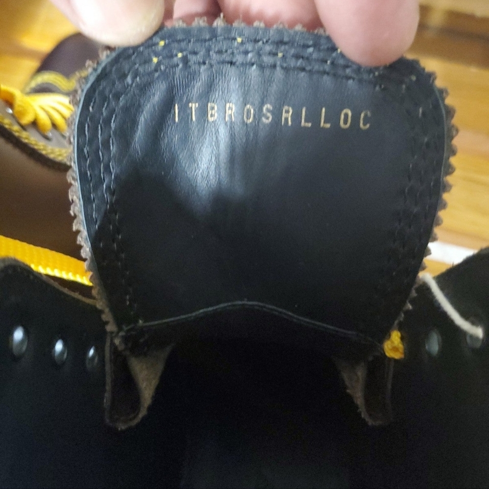 Burberry boots - Picture 5 of 8